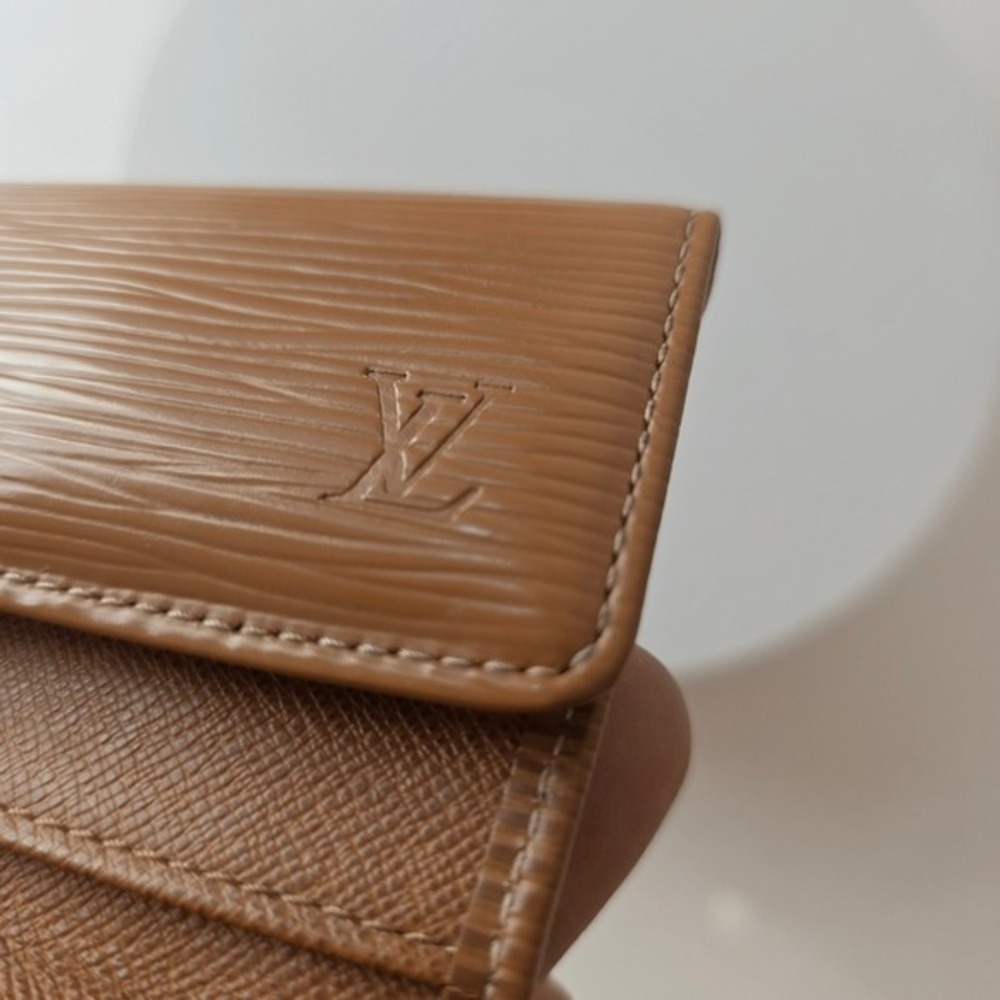 Louis Vuitton Epi 6 Key Card Holder Light Brown Tan Cognac - Picture 10 of 16